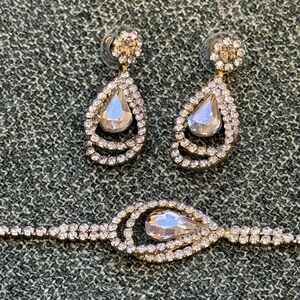 Vintage Liz Claiborne Rhinestone Bracelet & Earrings Set Gold Tone Teardrop